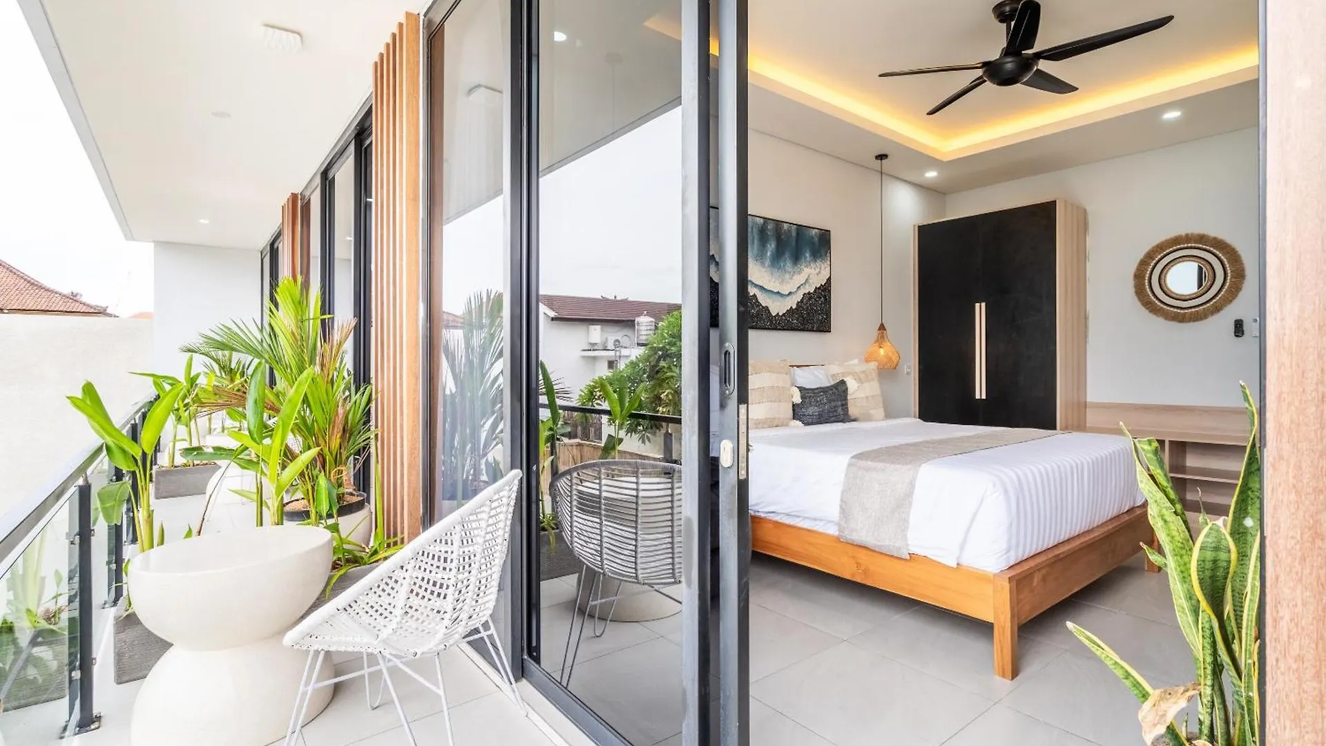 Shanti Villa - 3Br Luxury Private Pool Villa In Seminyak