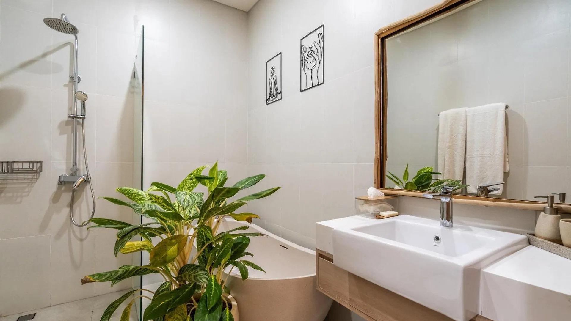 Shanti Villa - 3Br Luxury Private Pool Villa In Seminyak Indonesia