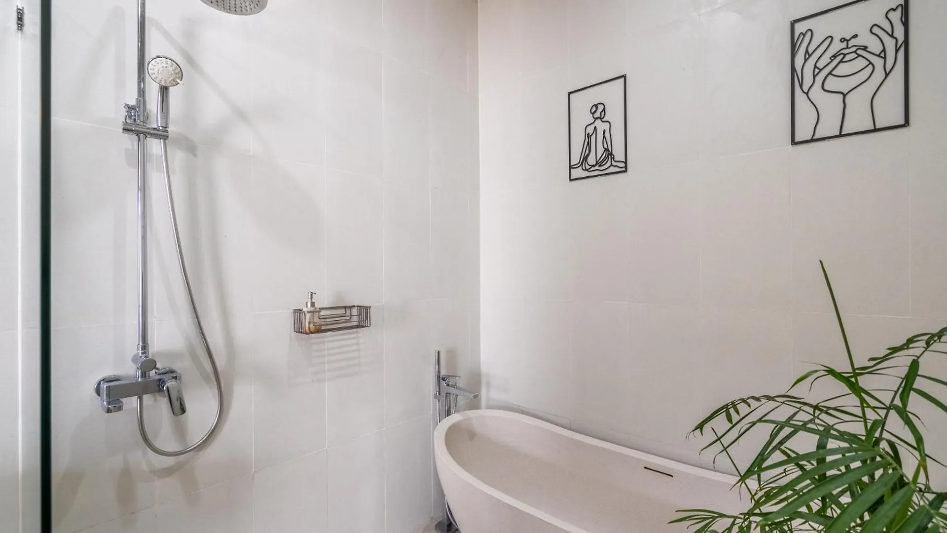 Shanti Villa - 3Br Luxury Private Pool Villa In Seminyak