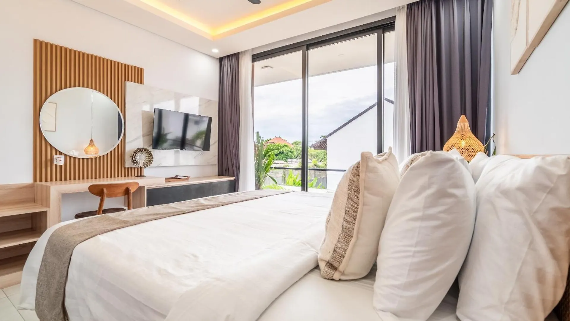 Shanti Villa - 3Br Luxury Private Pool Villa In Seminyak