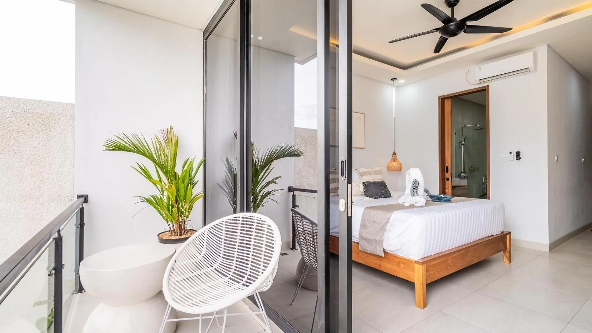 Shanti Villa - 3Br Luxury Private Pool Villa In Seminyak
