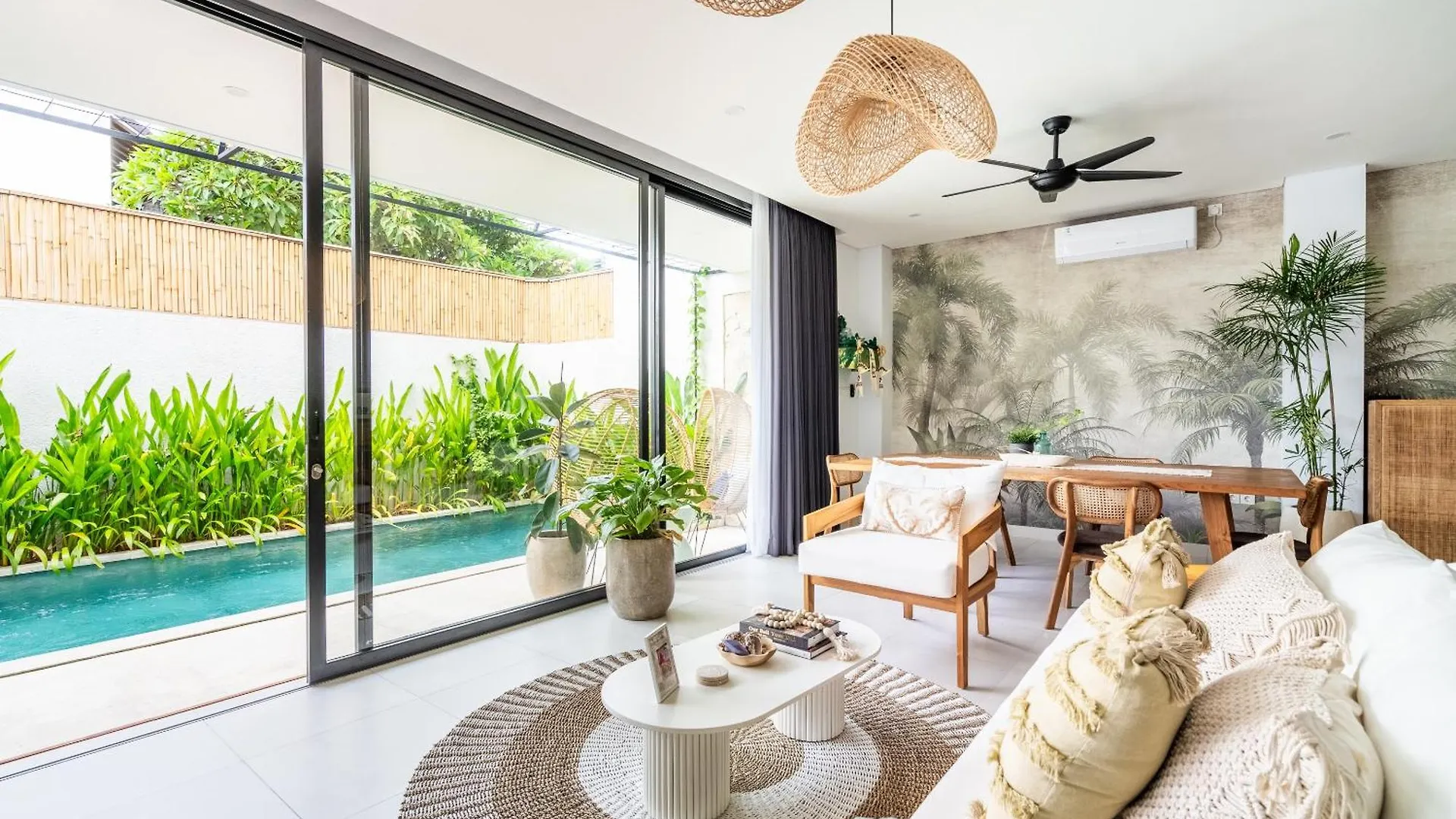 Shanti Villa - 3Br Luxury Private Pool Villa In Seminyak