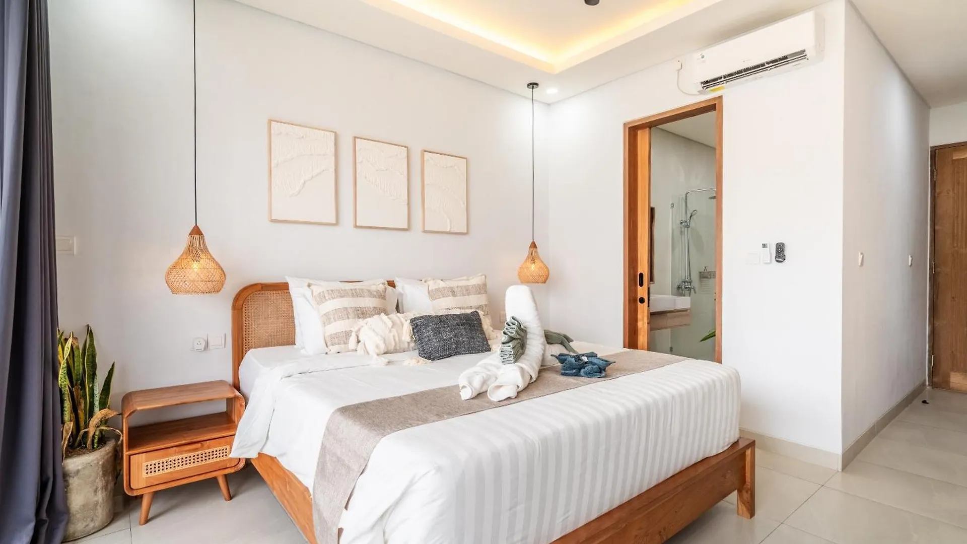 Shanti Villa - 3Br Luxury Private Pool Villa In Seminyak